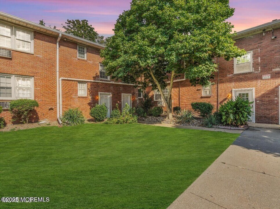 364 Westwood Ave in Long Branch, NJ - Foto de edificio