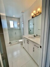 2621 NE 212th Terrace in Miami, FL - Building Photo - Building Photo