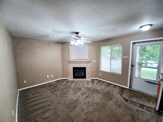 1713 Woodburn St in Colorado Springs, CO - Building Photo - Building Photo