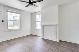 322 E Ross Ave-Unit -Unit 1 in Cincinnati, OH - Building Photo - Building Photo