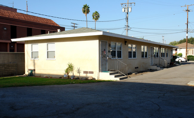 12726 Grevillea Ave in Hawthorne, CA - Foto de edificio - Building Photo