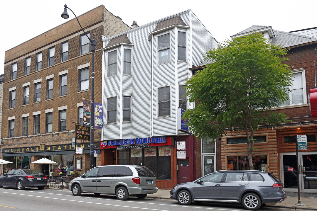 2436 N Lincoln Ave in Chicago, IL - Foto de edificio