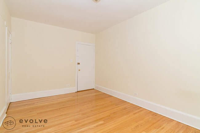 427 W Belden Ave-Unit -429-A303 in Chicago, IL - Building Photo - Building Photo