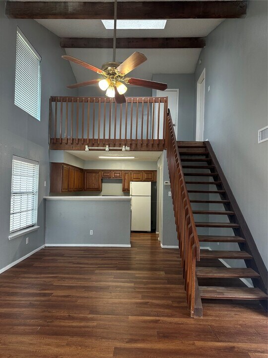 200 Pecan Dr in League City, TX - Building Photo