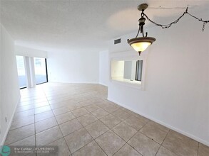 1820 N Congress Ave in West Palm Beach, FL - Building Photo - Building Photo