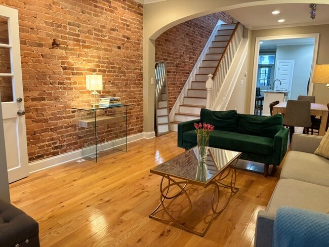 143 N Kenwood Ave in Baltimore, MD - Foto de edificio - Building Photo