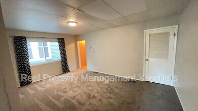 242 E 17th Ave in Homestead, PA - Building Photo - Building Photo