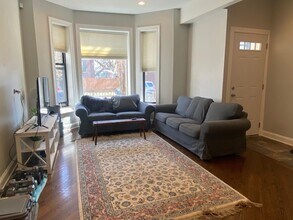 2640 W Cortland St in Chicago, IL - Building Photo - Building Photo