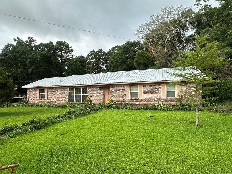 107 Oakview Dr in Saraland, AL - Building Photo