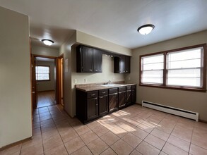 1360 Payne Ave in St. Paul, MN - Foto de edificio - Building Photo