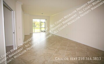4155 Bisque Ln in Ft. Myers, FL - Building Photo - Building Photo