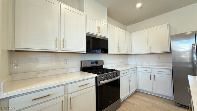 2720 Luzzi Walk in Henderson, NV - Building Photo - Building Photo