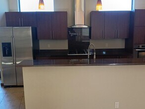 915 Edith Blvd NE in Albuquerque, NM - Building Photo - Building Photo