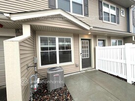 10904 Everest Pl N in Maple Grove, MN - Building Photo