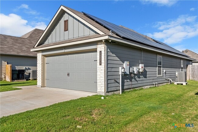 property at 1231 Kiskadee Branch Dr