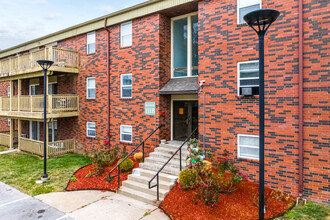 Ash Street Place Apartments in Columbia, MO - Foto de edificio - Building Photo