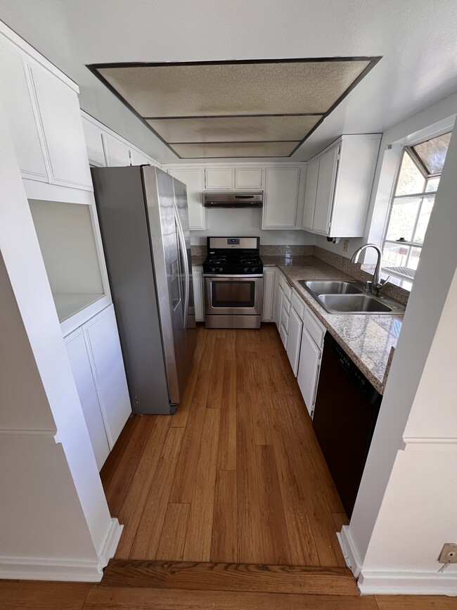 201 S Curtis Ave, Unit 201 S. Curtis Ave. Unit C in Alhambra, CA - Building Photo - Building Photo