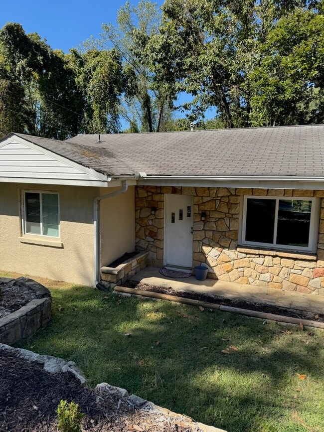 property at 1621 Kenwood Road