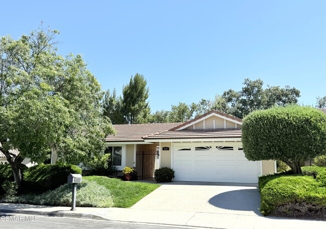 property at 850 Rim Crest Dr