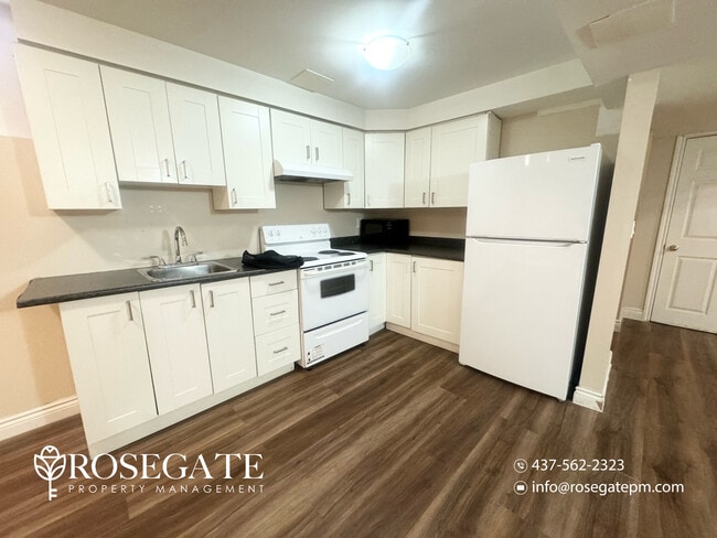 976 Southfork Dr in Mississauga, ON - Building Photo - Building Photo