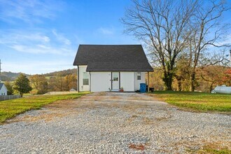 66 Lawson Ln in Shelbyville, KY - Building Photo - Building Photo