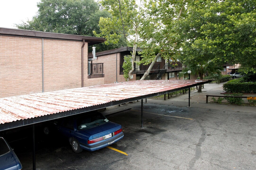 Hammerly Garden Apartments in Houston, TX - Building Photo