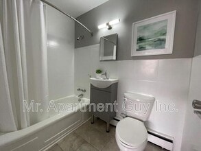 50 Mohawk Rd W in Hamilton, ON - Building Photo - Building Photo