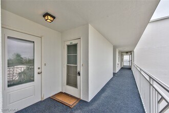 2121 Gulf Shore Blvd N in Naples, FL - Building Photo - Building Photo