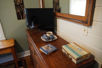 110 Kennebec Rd, Unit Cherry Blossom Cottage Un in Machias, ME - Building Photo - Building Photo