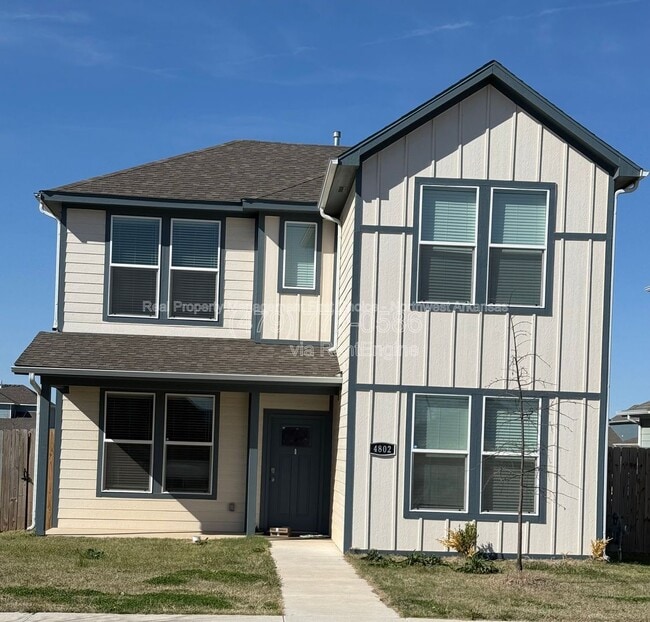 property at 4802 W Planetree St