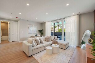 2344 W Polk St, Unit SI ID1359789P in Chicago, IL - Building Photo