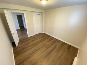 18 MacKenzie St in St John's, NL - Building Photo - Building Photo