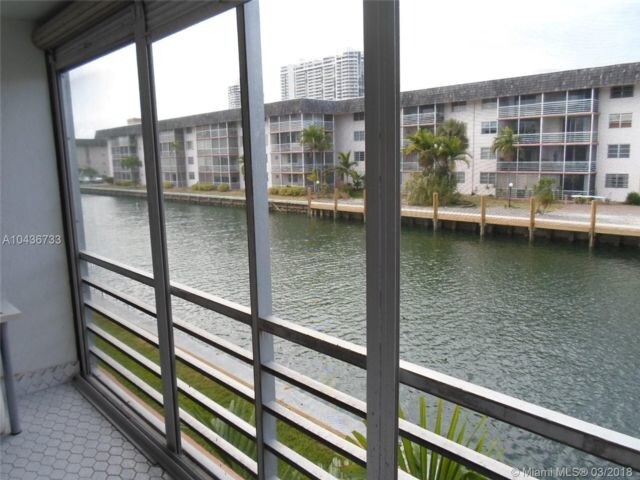 3849 NE 169th St in Miami, FL - Building Photo