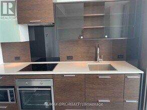 75 St Nicholas St in Toronto, ON - Building Photo - Building Photo