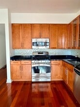 389 Washington St, Unit 28C in Jersey City, NJ - Building Photo - Building Photo