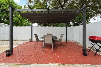 1850 NW 92nd St in Miami, FL - Building Photo - Building Photo