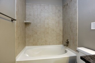 Camden Denver West in Golden, CO - Foto de edificio - Interior Photo