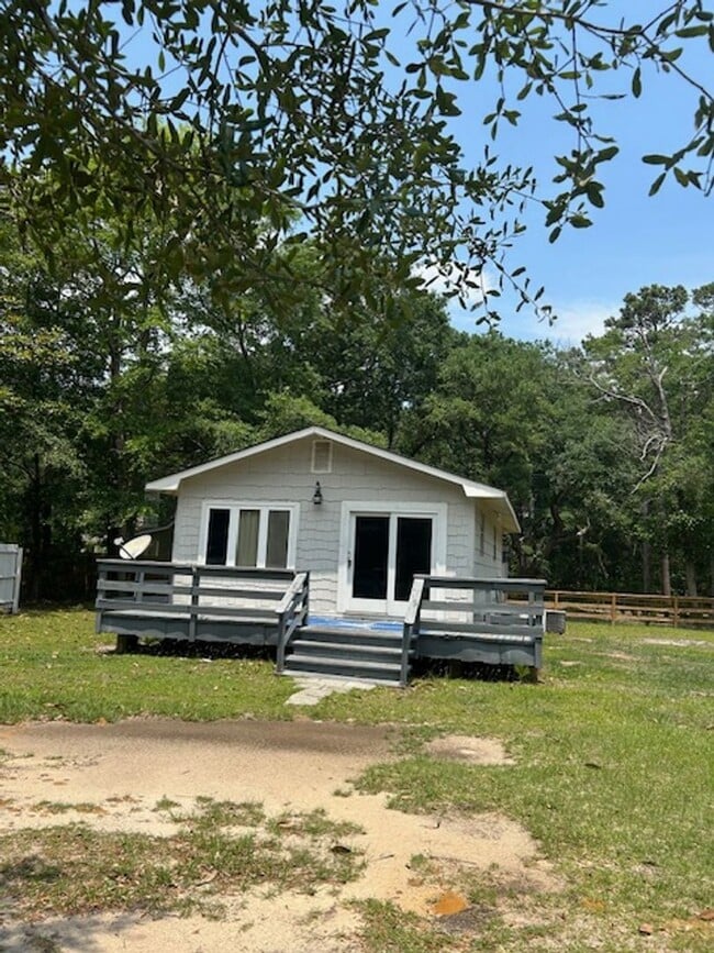 property at 206 Marsh Oaks Dr