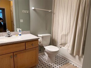 605 Snelling Ave S-Unit -106 in St. Paul, MN - Building Photo - Building Photo