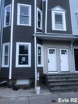 51 Hano St in Boston, MA - Building Photo