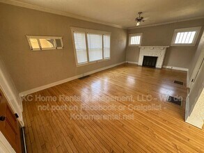 10116 Johnson Dr in Shawnee, KS - Building Photo - Building Photo