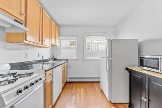 138 Huron Ave in Cambridge, MA - Building Photo - Building Photo