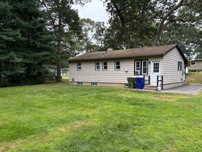 42 Briarwood Dr in Old Saybrook, CT - Building Photo - Building Photo