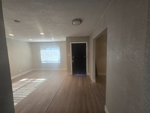 4911 Belle Ellen in San Antonio, TX - Building Photo - Building Photo