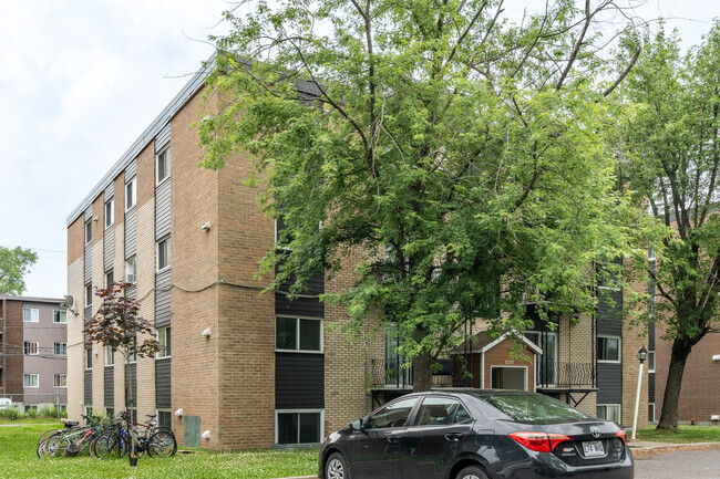 2317 Père-Lelièvre Boul in Québec, QC - Building Photo - Primary Photo