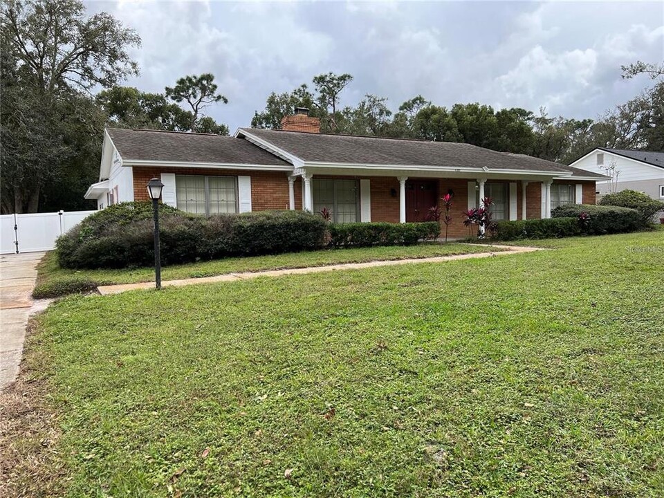 1201 Wolverine Trail in Winter Springs, FL - Building Photo