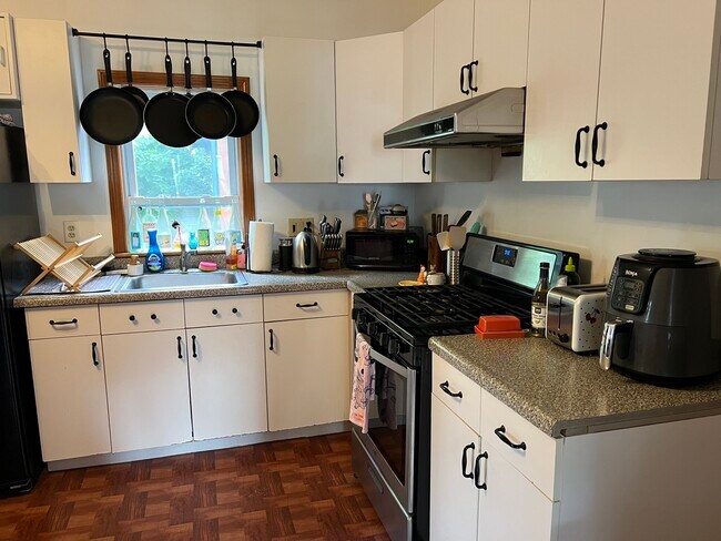 56 7th St, Unit 3 in Cambridge, MA - Building Photo - Building Photo