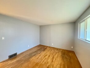 Must See Rambler! in Kenmore, WA - Building Photo - Building Photo
