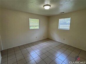 130 Candler Ct in Athens, GA - Building Photo - Building Photo