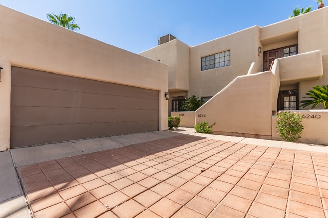 property at 6238 N 30th Pl